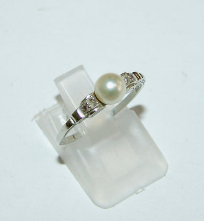 Damen - Ring Weißgold und Perle