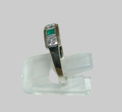 Ring Art Deco Weißgold Diamanten und Smaragd
